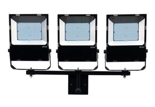 Maszt oświetleniowy LED 3 x 100W IP-65 z windą, wysokość 3.38 m