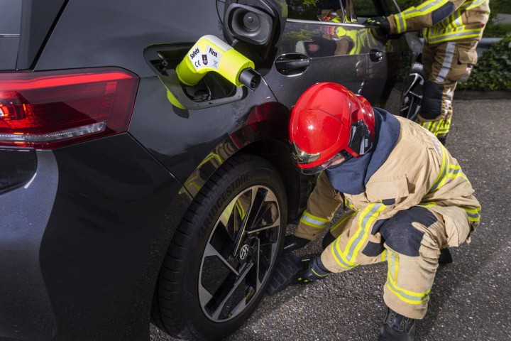 Wtyczka awaryjna Emergency-Plug symulująca ładowanie auta