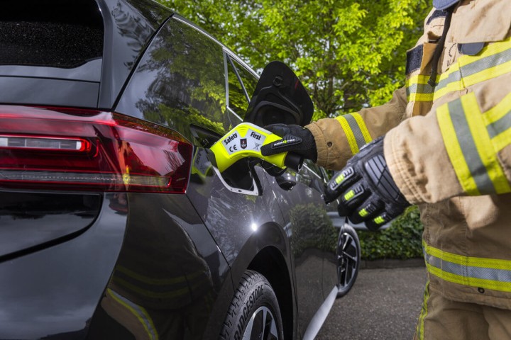 Wtyczka awaryjna Emergency-Plug symulująca ładowanie auta
