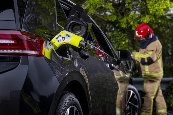 Wtyczka awaryjna Emergency-Plug symulująca ładowanie auta