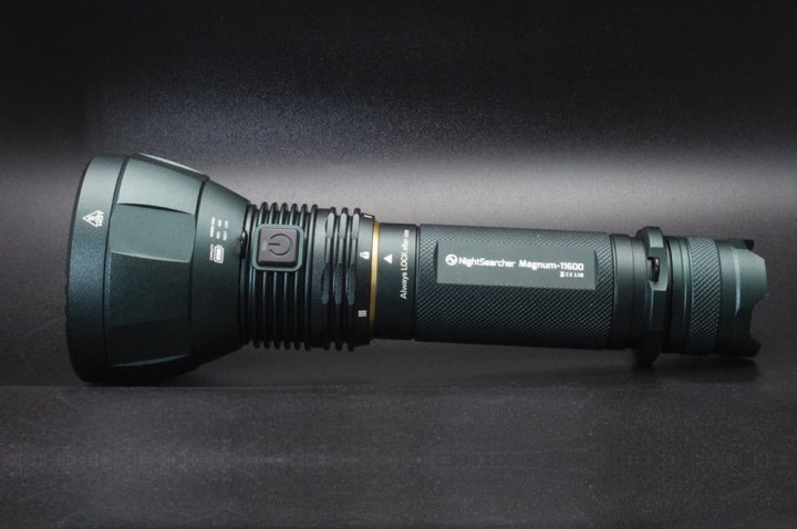 Latarka NightSearcher Magnum 11600, ładowalna 230V, IP-67