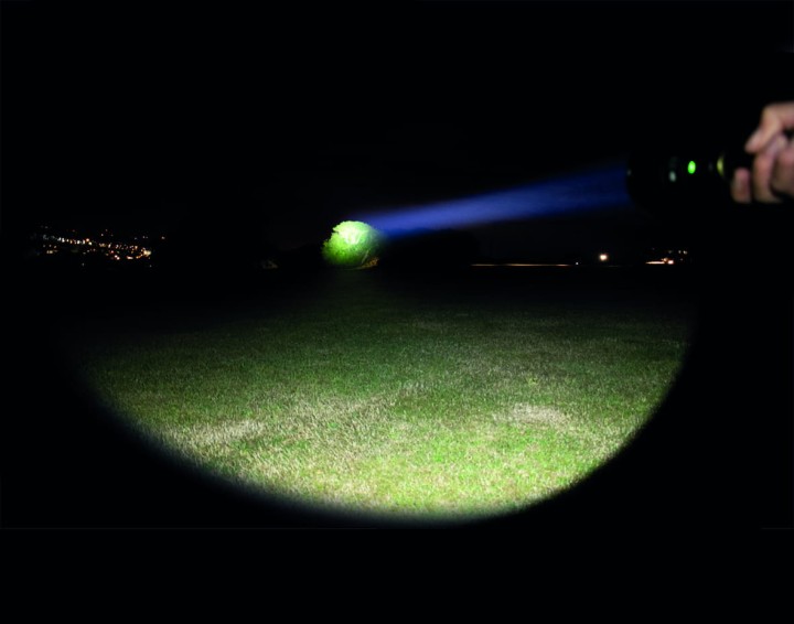 Latarka NightSearcher Magnum 1100, ładowalna 230V, IP-67