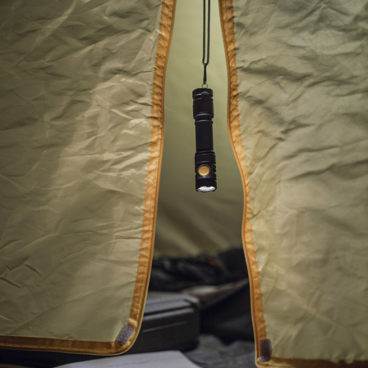 Latarka Armytek Partner C2 Magnet USB White