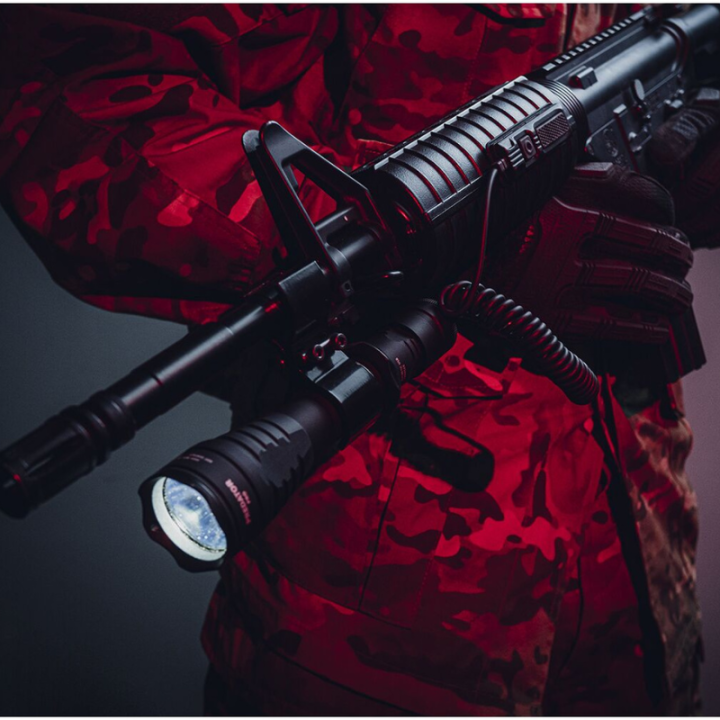 Latarka Armytek Predator Pro Magnet USB White