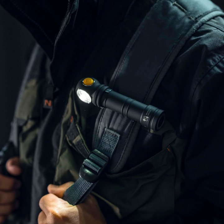 Latarka Armytek Wizard C2 Pro Max LR Finland Edition