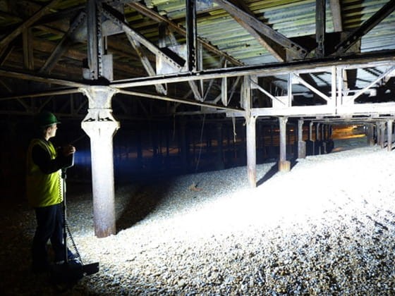 Akumulatorowy maszt oświetleniowy NightSearcher SOLARIS SOLO 20.000 lumenów 50 Ah Li-Ion